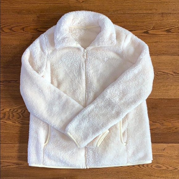 Uniqlo Jackets & Blazers - Uniqlo Fuzzy Plush Zipper Jacket